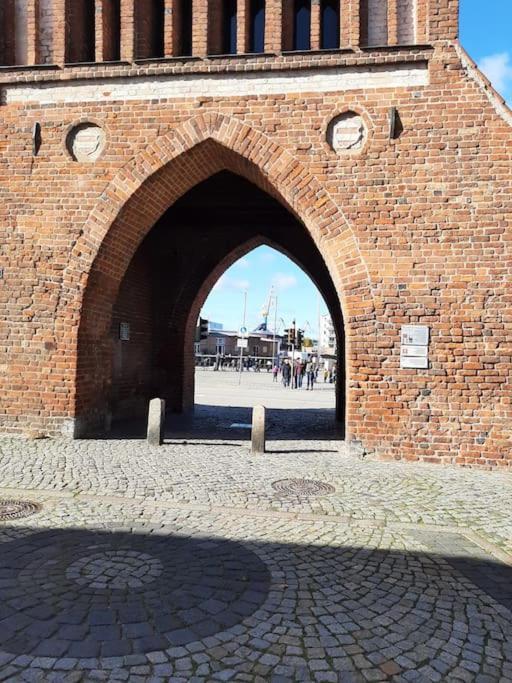 Dock 07 - Modernes 4 Sterne-Ferienapartment Direkt Am Hafen Wismar Ngoại thất bức ảnh