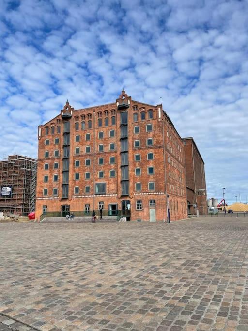 Dock 07 - Modernes 4 Sterne-Ferienapartment Direkt Am Hafen Wismar Ngoại thất bức ảnh